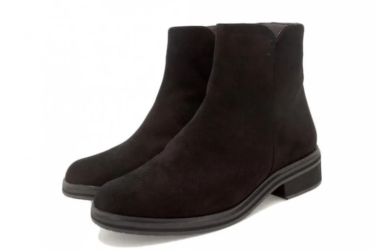 225346 | Black Suede