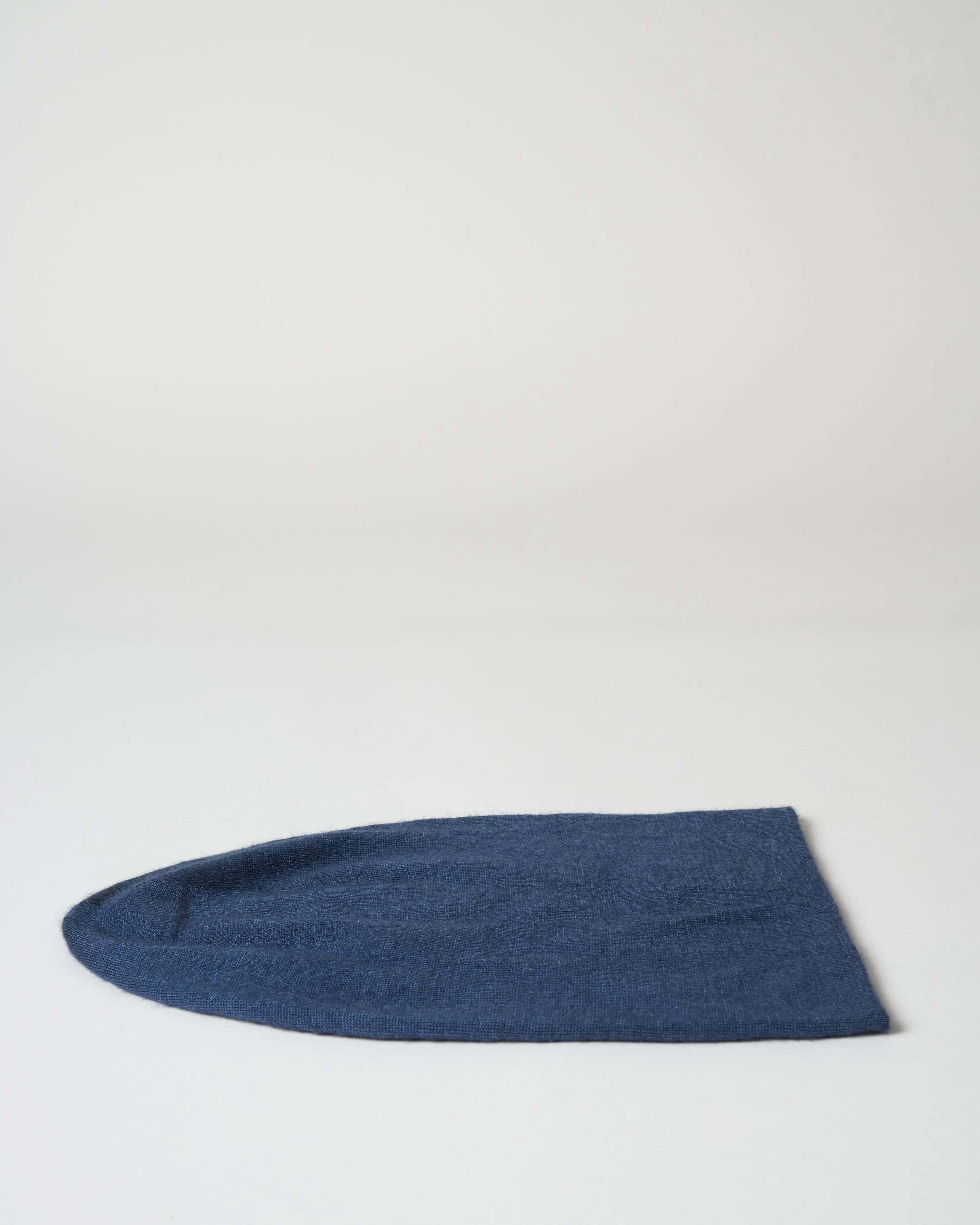 flap me beanie - blue night