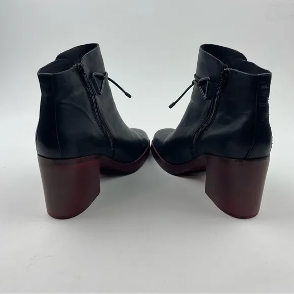 Korks Mertle Platform Booties Black Leather Stack Heel Womens Size 11