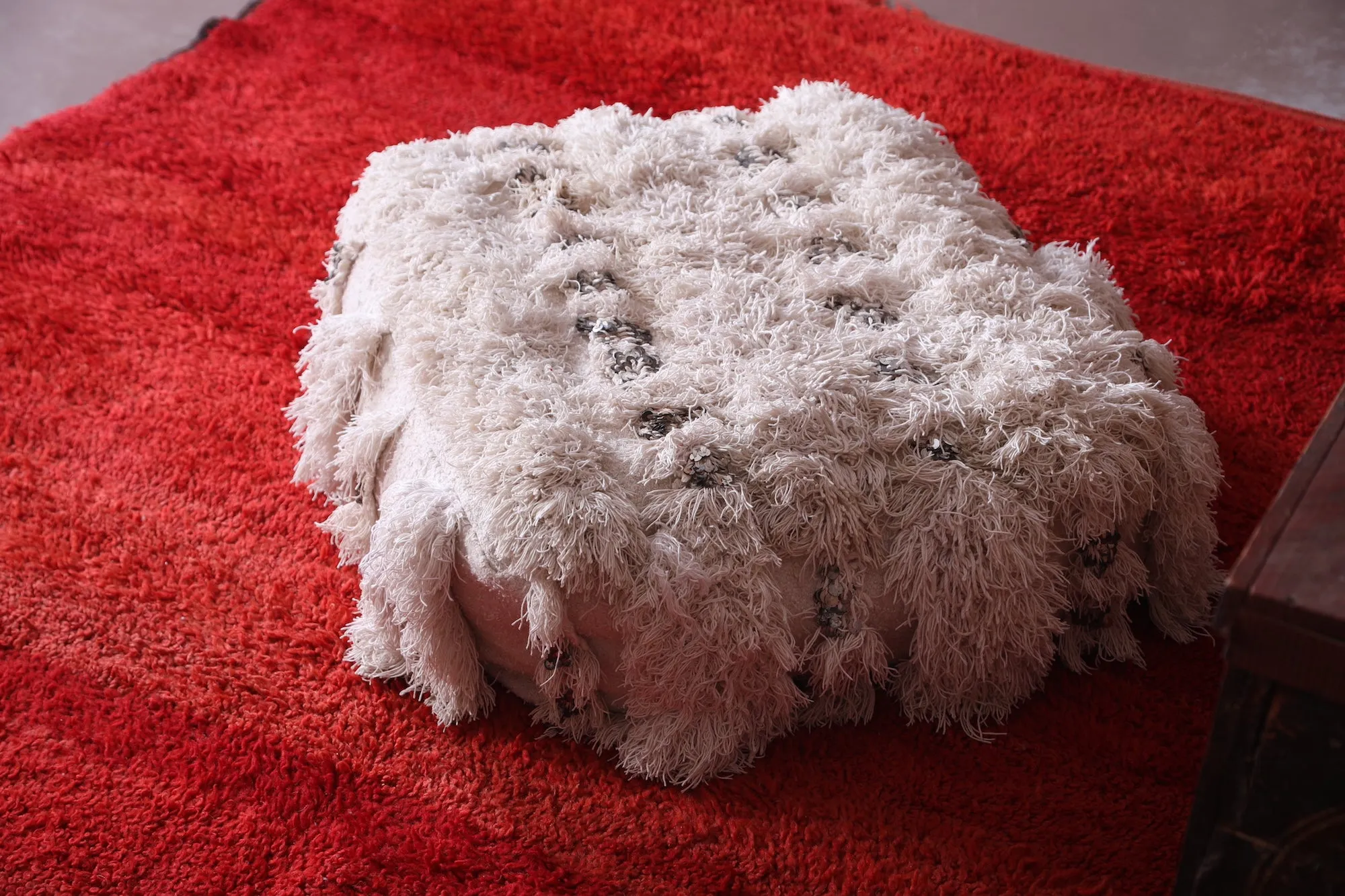 Moroccan woven handwoven berber kilim pouf