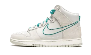 Nike Dunk High First Use Light Bone Green Noise