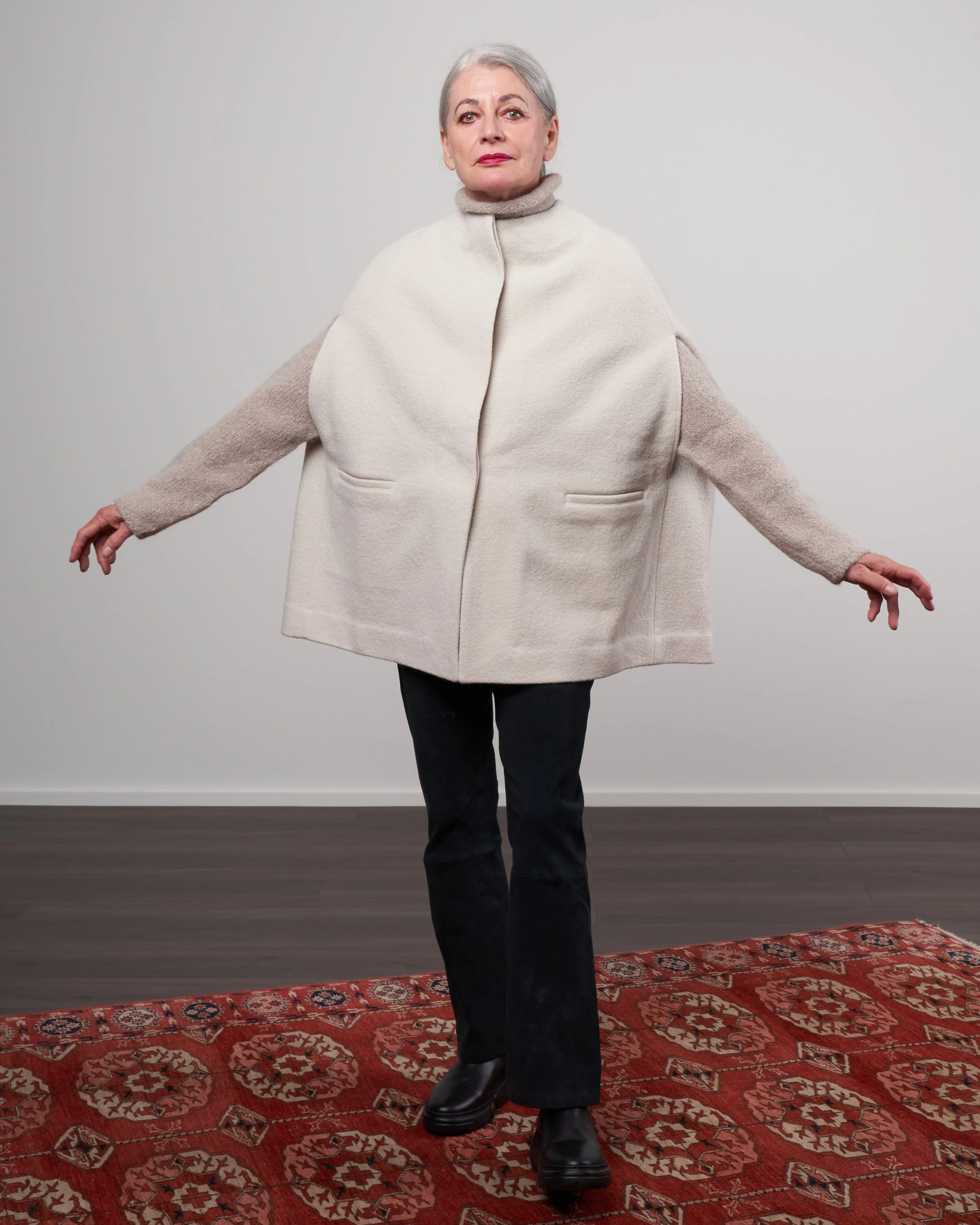 press wool poncho - ivory 05