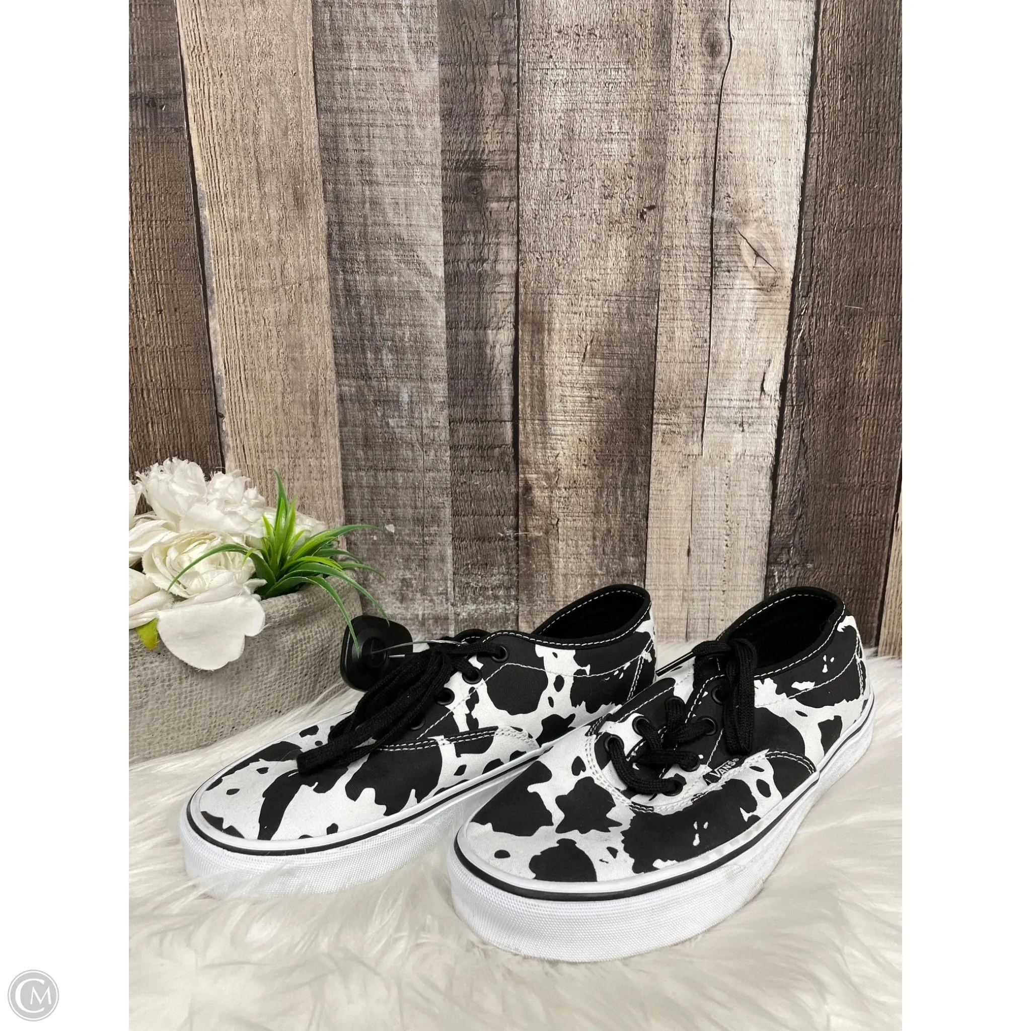 Shoes Sneakers By Vans In Black & White, Size: 8