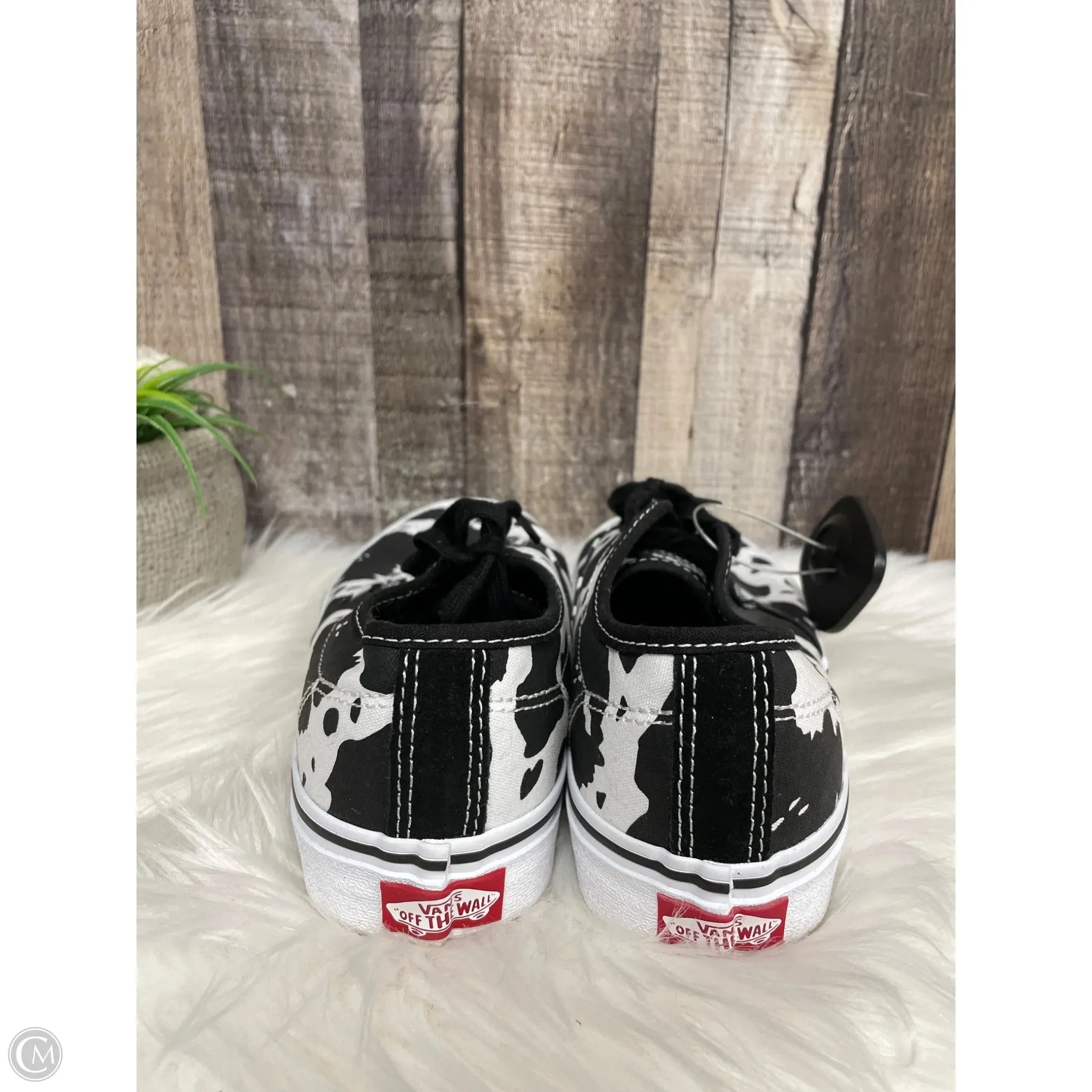 Shoes Sneakers By Vans In Black & White, Size: 8
