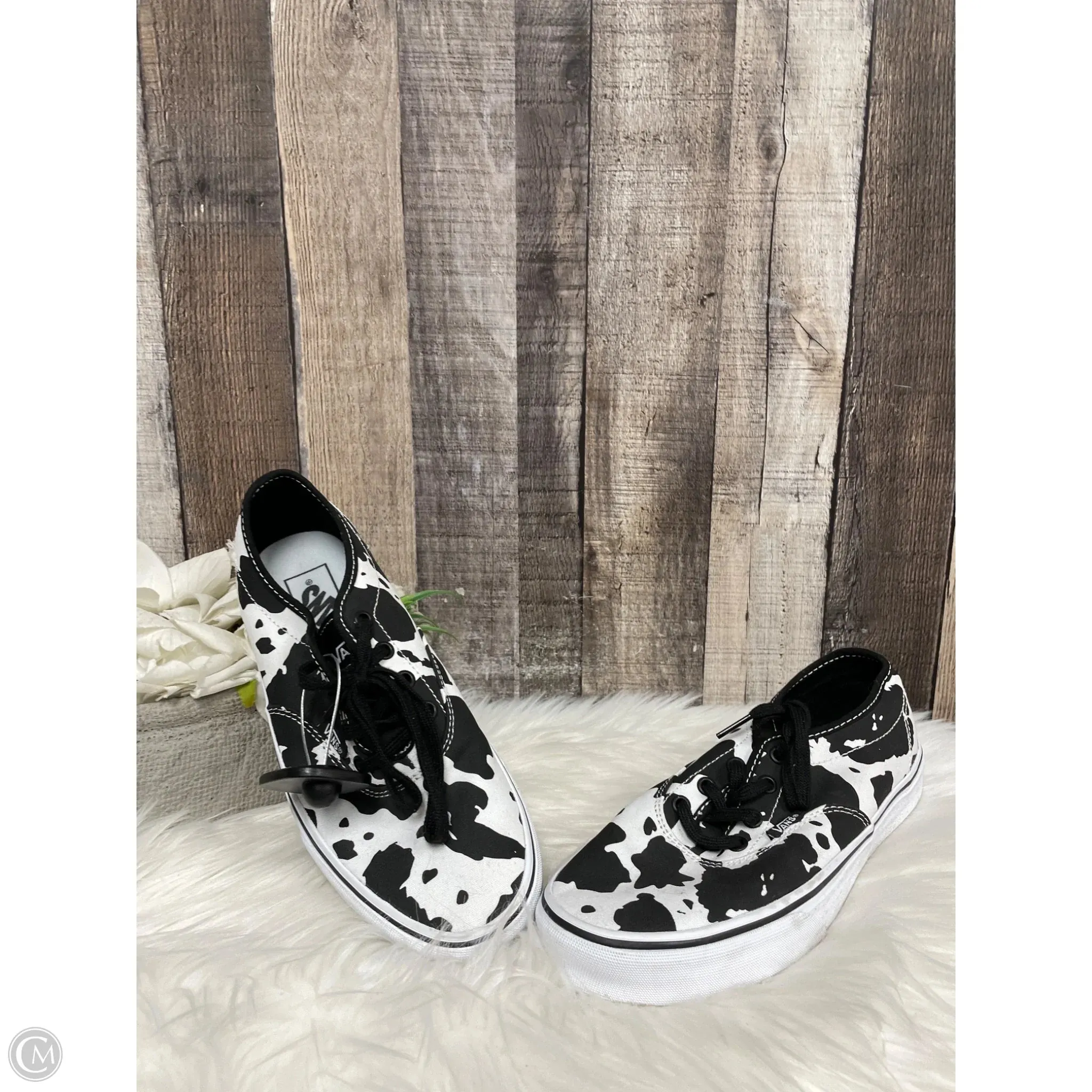 Shoes Sneakers By Vans In Black & White, Size: 8