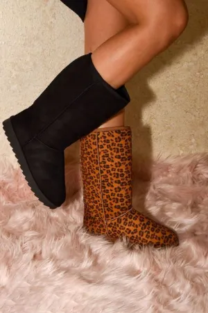 Walk Of Fame Suede Round Toe Boots