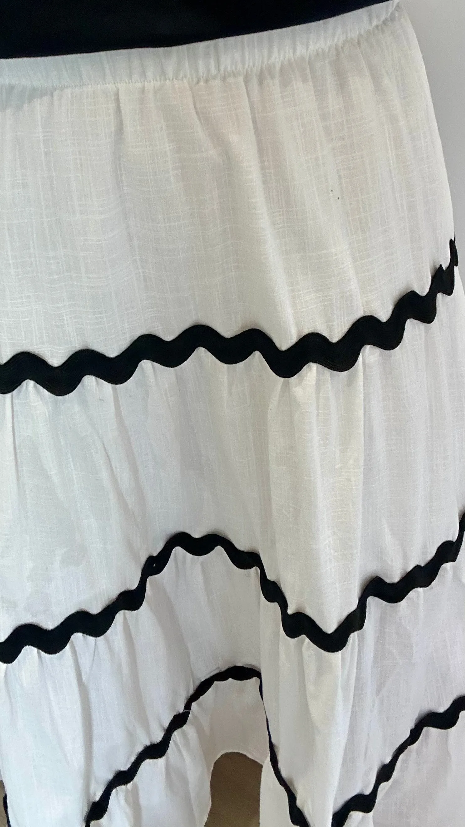 WHITE WAVY STITCH LINEN MIX MIDI SKIRT